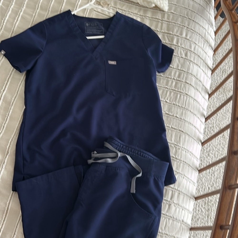 FIGS technical collection navy scrubs